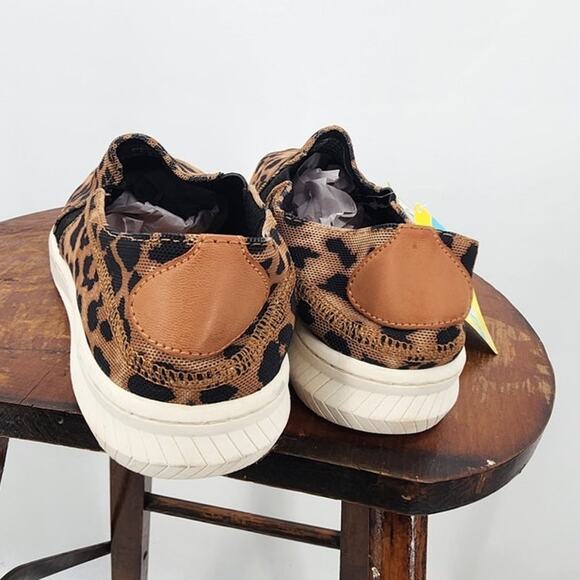 New NWT Baretraps Yadier Leopard Print Comfort Casual Shoes Size 7.5 7 1/2 - Picture 5 of 7